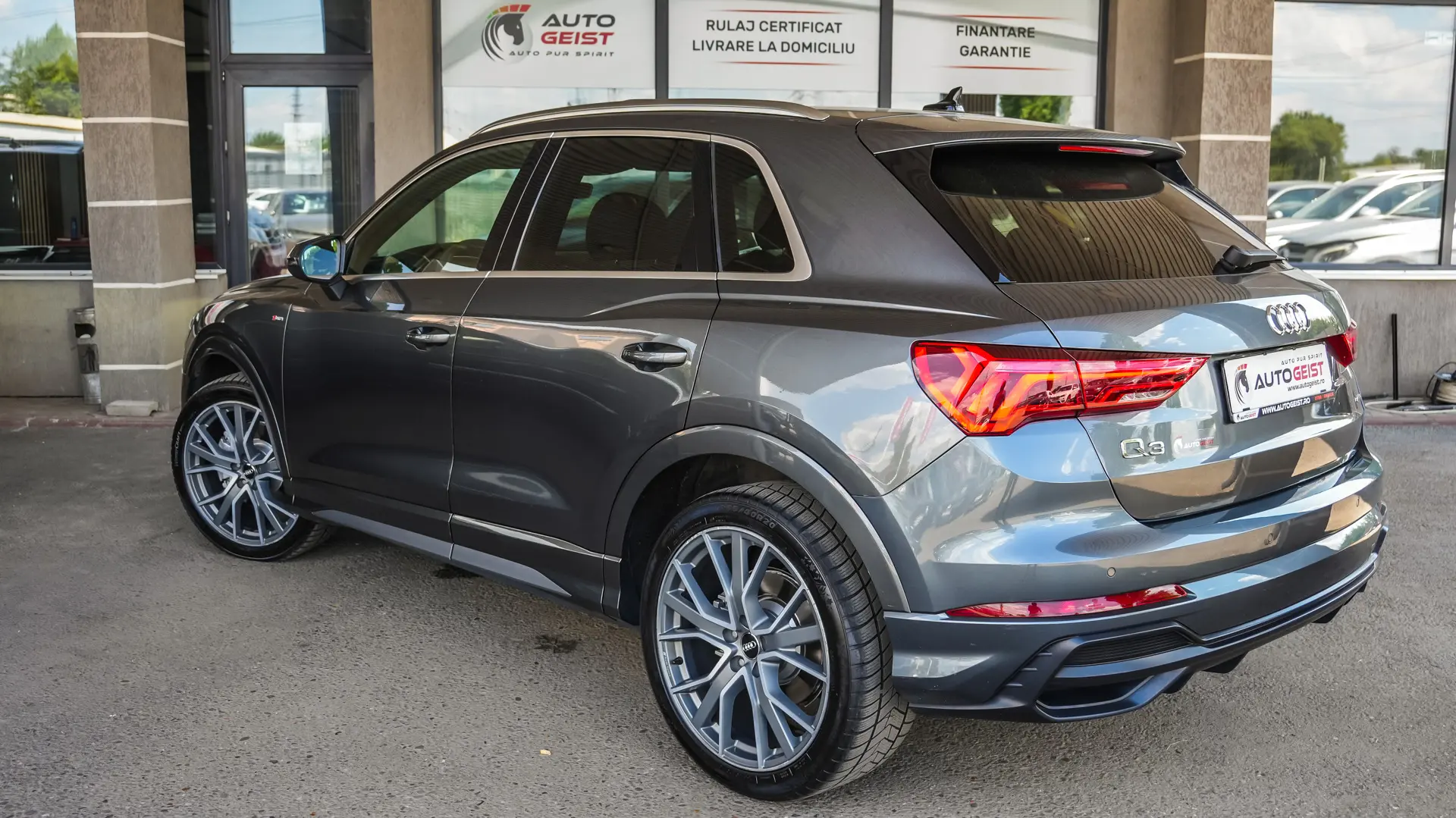 AUDI Q3 40 2.0TFSI S LINE