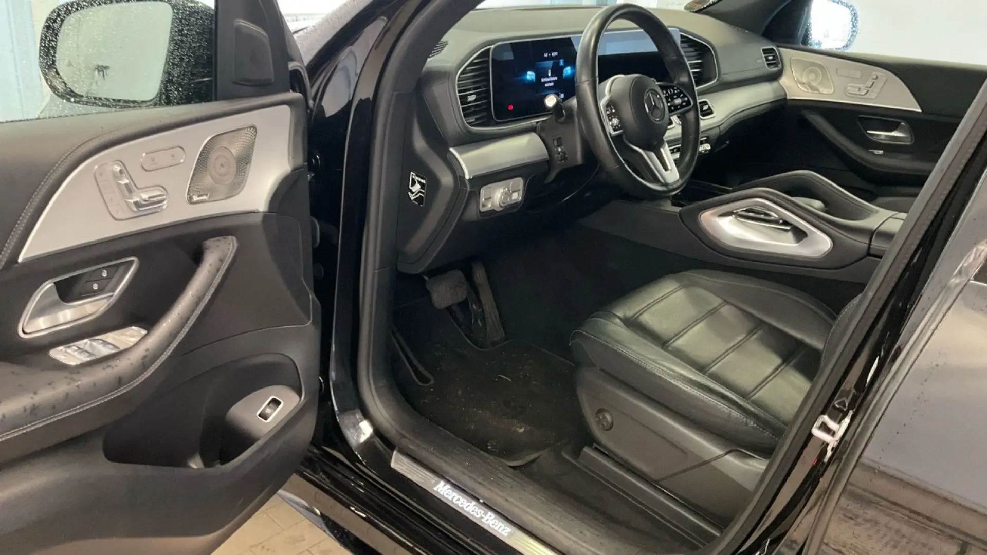 GLE 350 d+AMG+NIGHT+AHK+BURMESTER+360+PANO+MULTI
