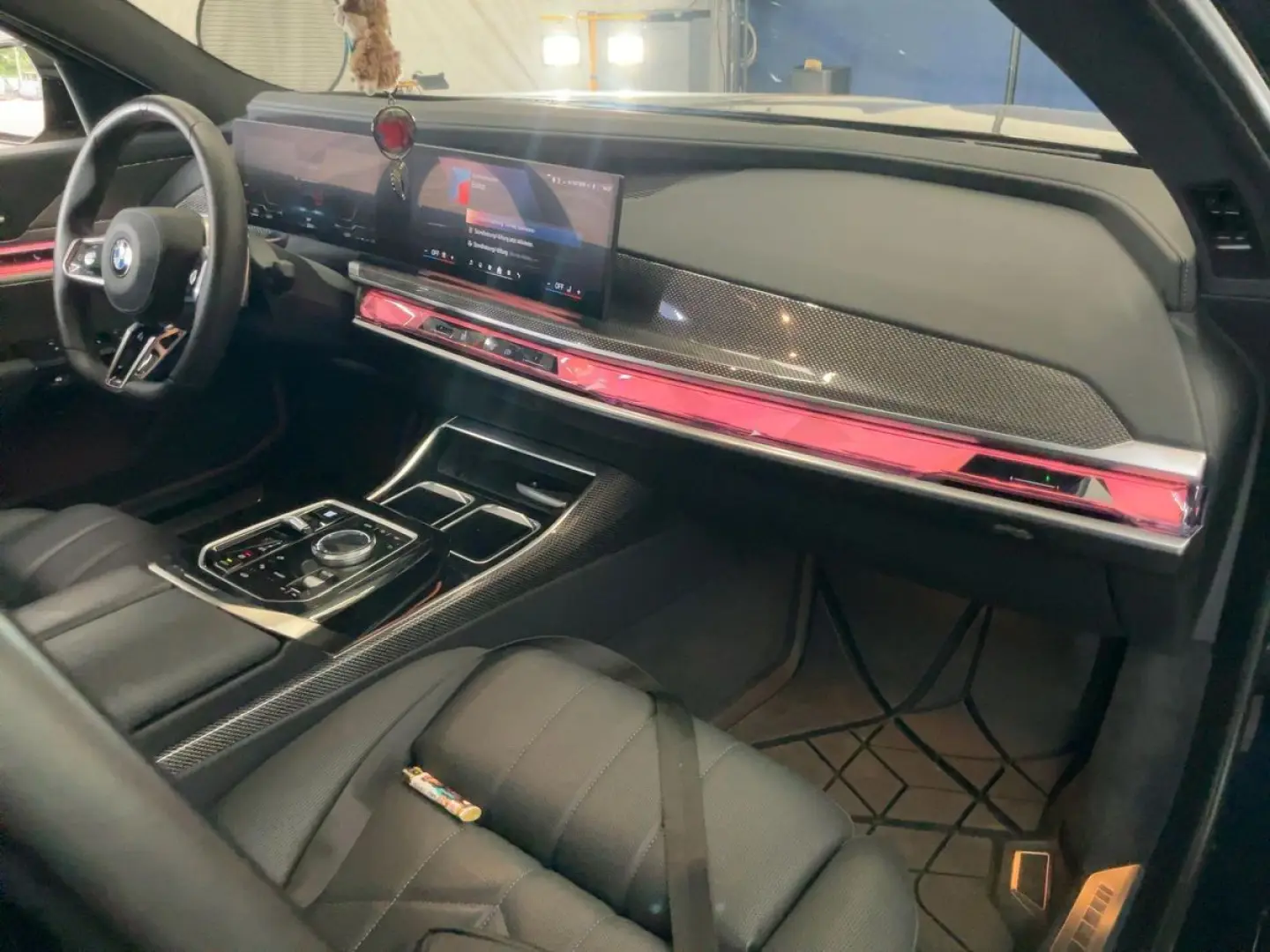 740d xDrive M Sport Pro B&W PANO HUD STANDHEIZUN