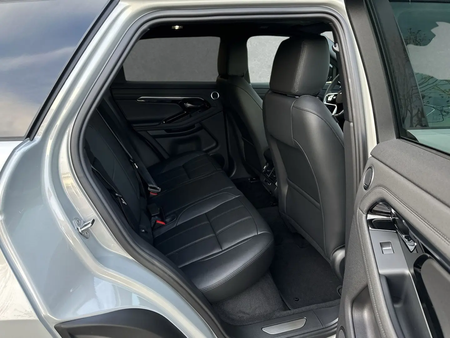 Range Rover Evoque D200 R-Dynamic SE Black Pack