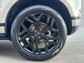 Range Rover Evoque D200 R-Dynamic SE Black Pack