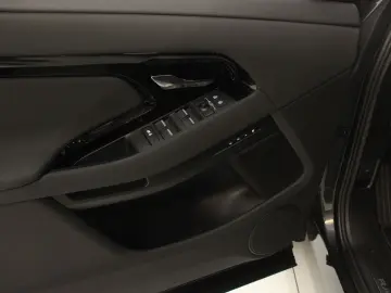 Range Rover Evoque D200 Dynamic SE AHK Black Pac