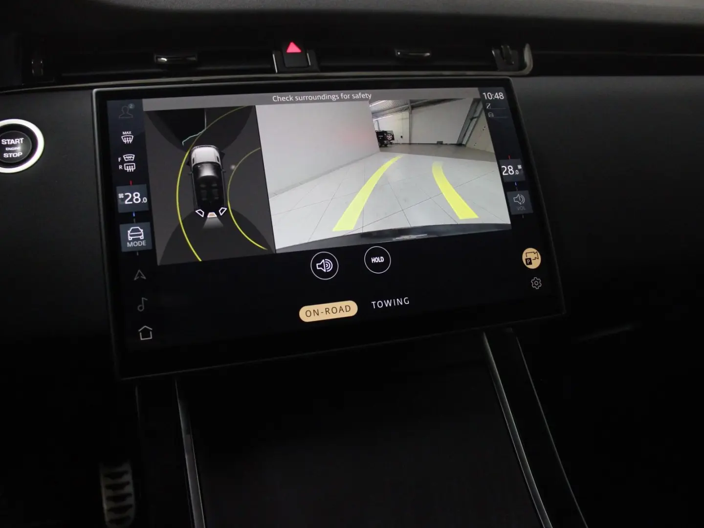 Range Rover Evoque D200 Dynamic SE AHK Black Pac