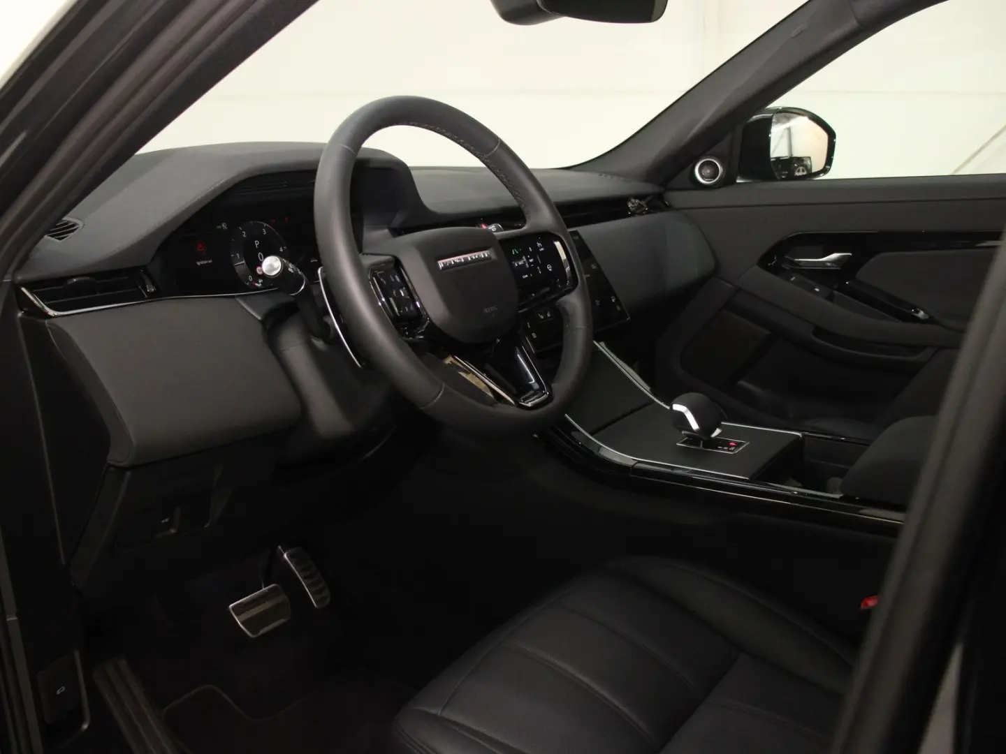 Range Rover Evoque D200 Dynamic SE AHK Black Pac