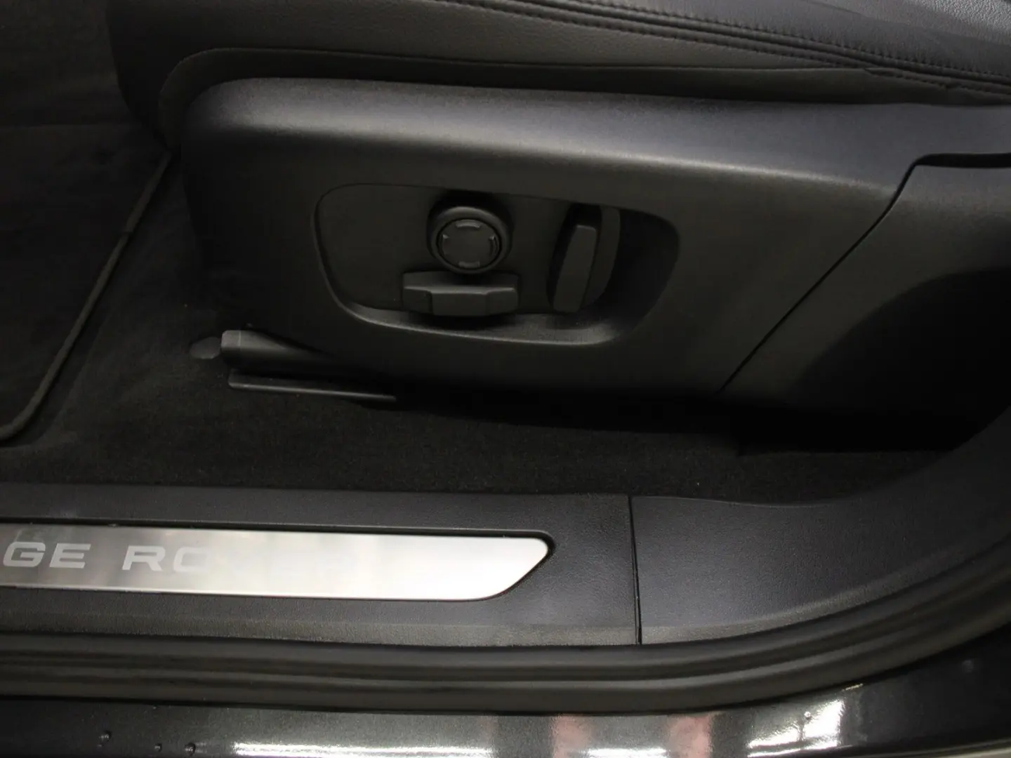 Range Rover Evoque D200 Dynamic SE AHK Black Pac