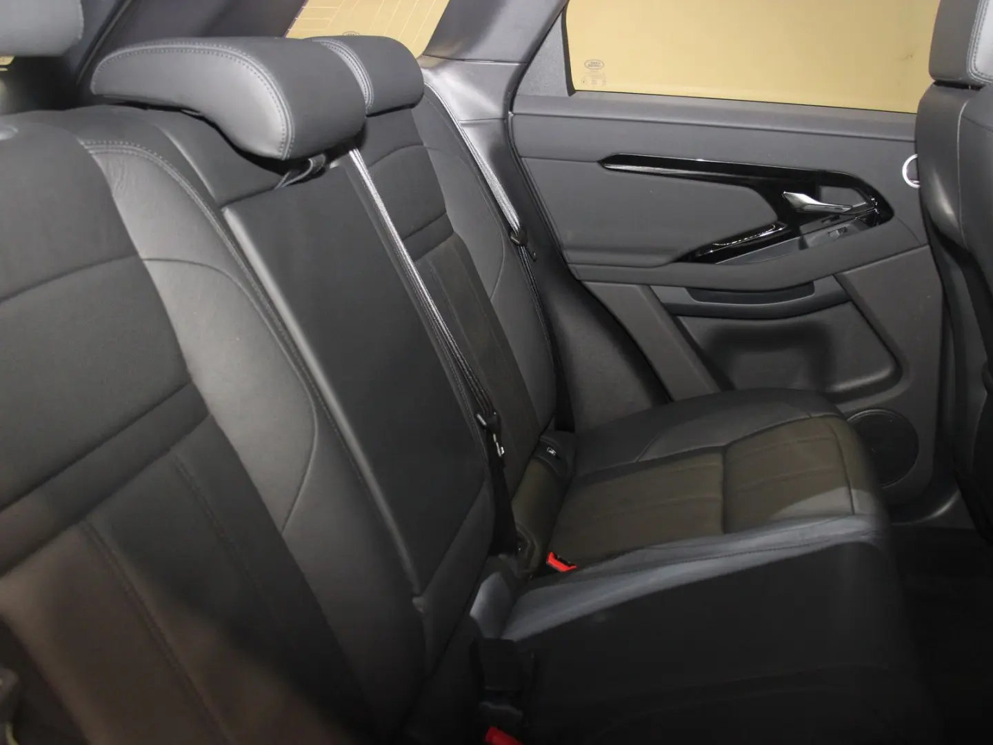 Range Rover Evoque D200 Dynamic SE Pano Black Pa