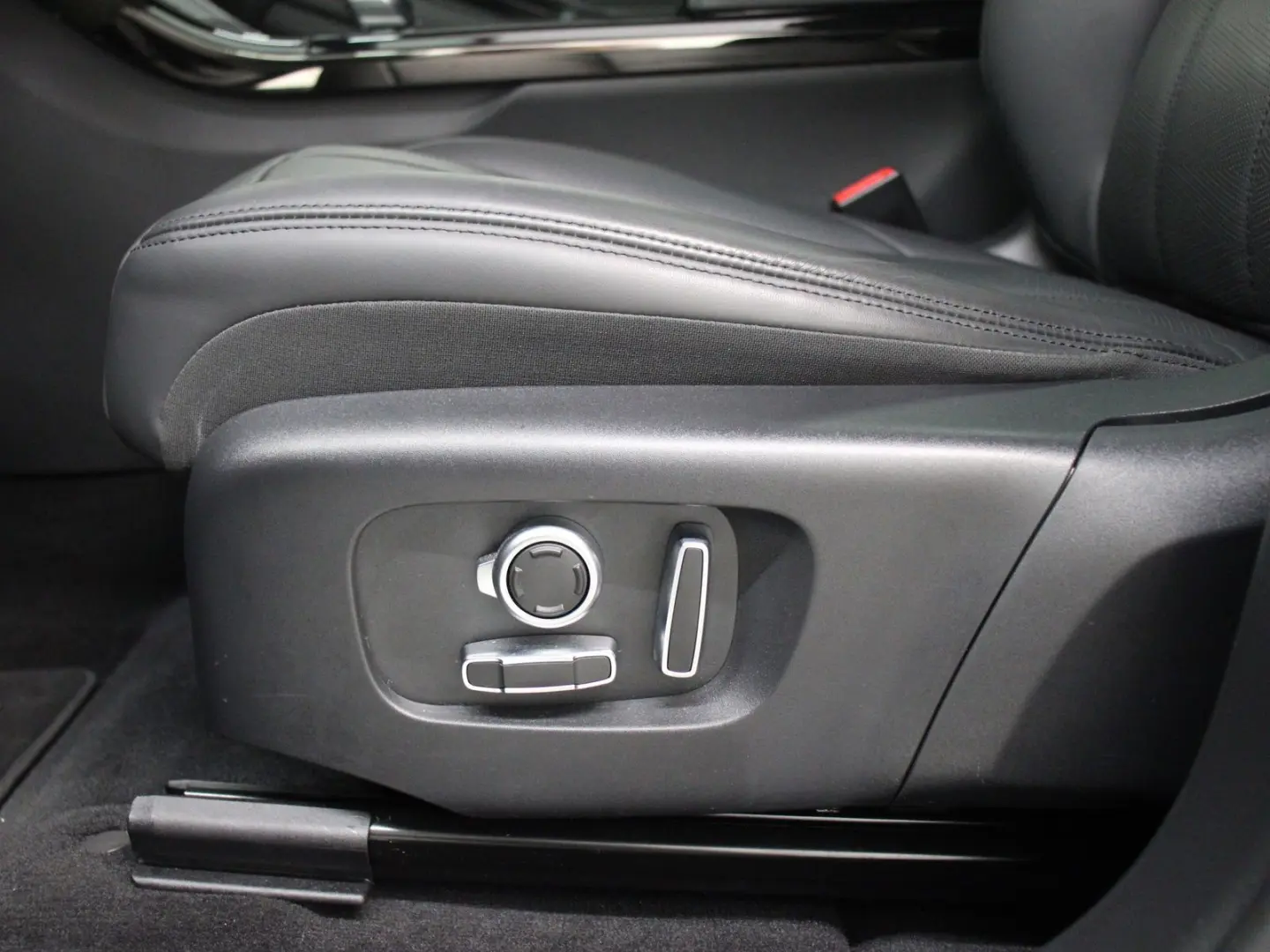 Range Rover Evoque D200 Dynamic HSE Pano Winter 