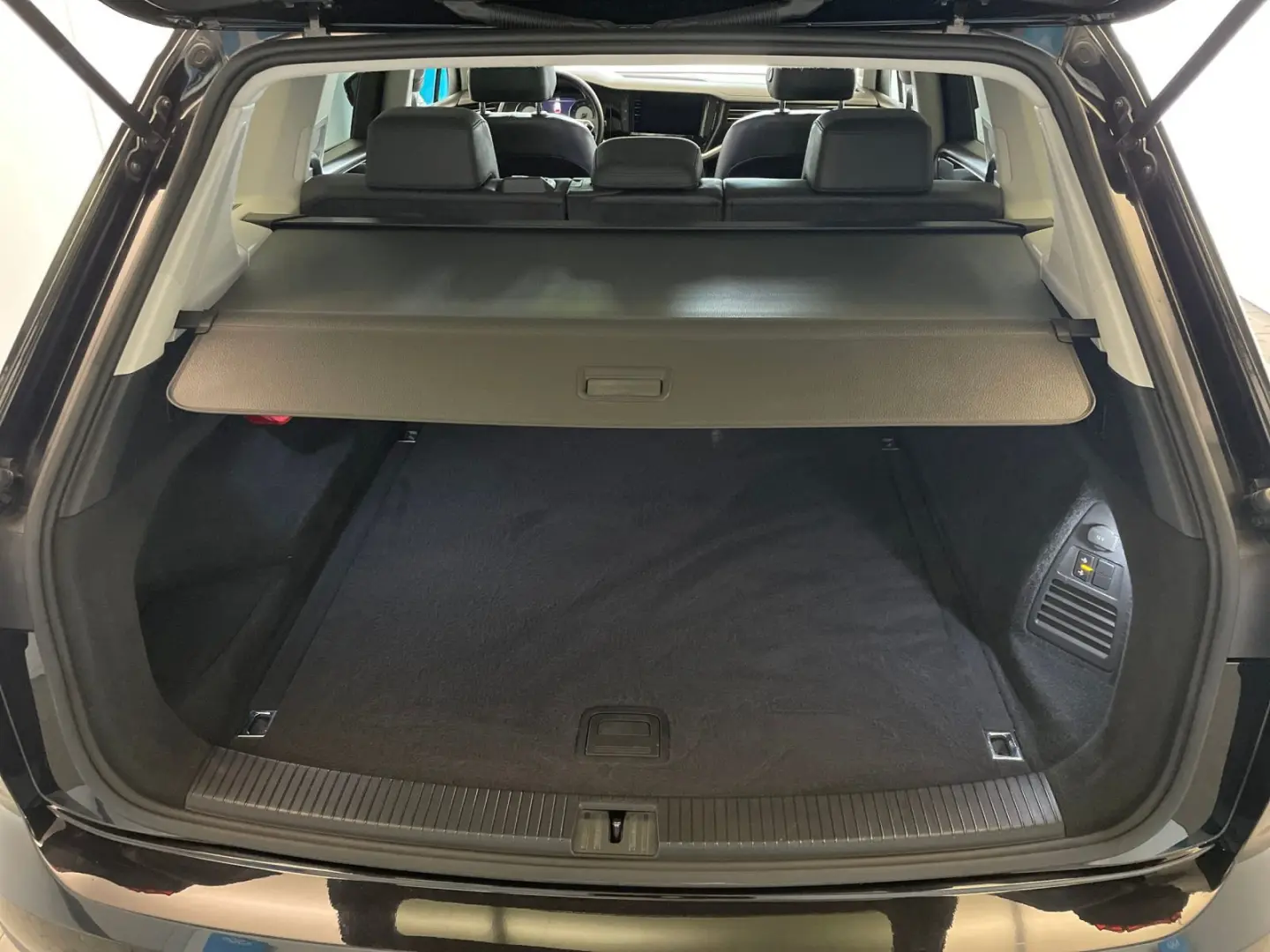 Touareg 3.0 V6 TDI 4Motion Automatik *Leder*
