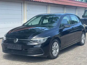 VW Golf 8 Life eTSI   Benzină  Automat  LED  Navi