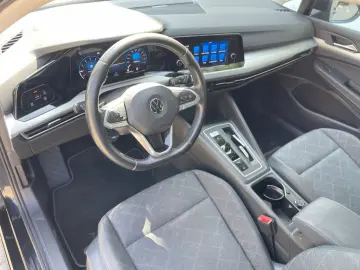 VW Golf 8 Life eTSI | Benzină, Automat, LED, Navi