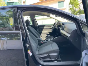 VW Golf 8 Life eTSI | Benzină, Automat, LED, Navi
