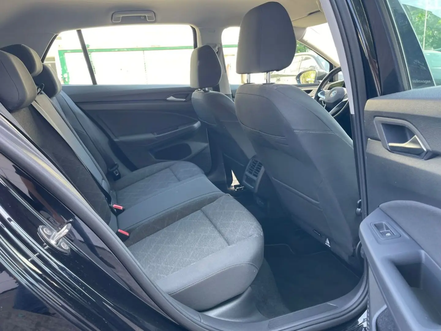 VW Golf 8 Life eTSI | Benzină, Automat, LED, Navi