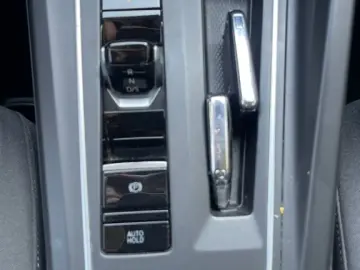VW Golf 8 Life eTSI | Benzină, Automat, LED, Navi