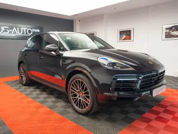 Porsche Cayenne SUV Hybrid