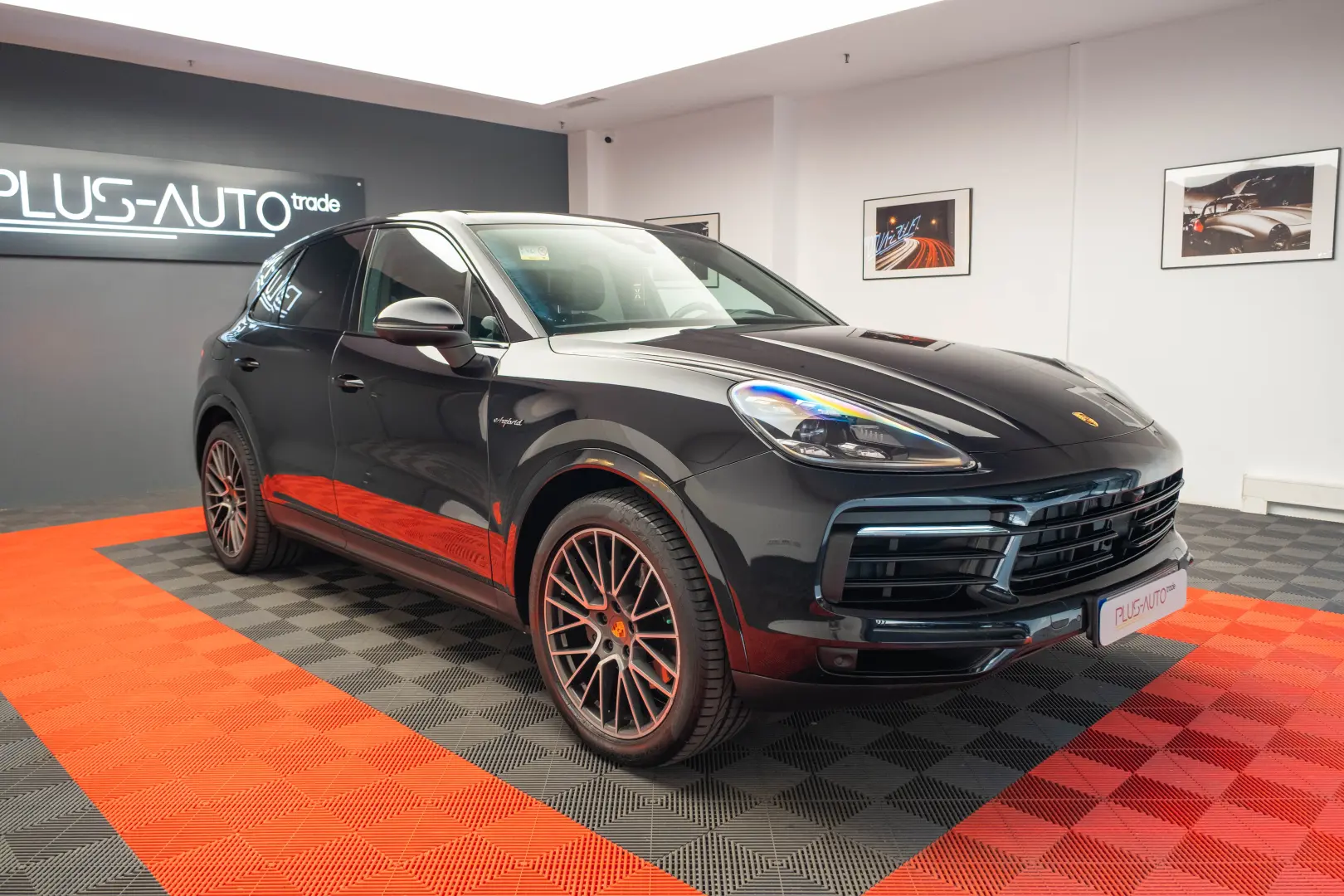 Porsche Cayenne SUV Hybrid