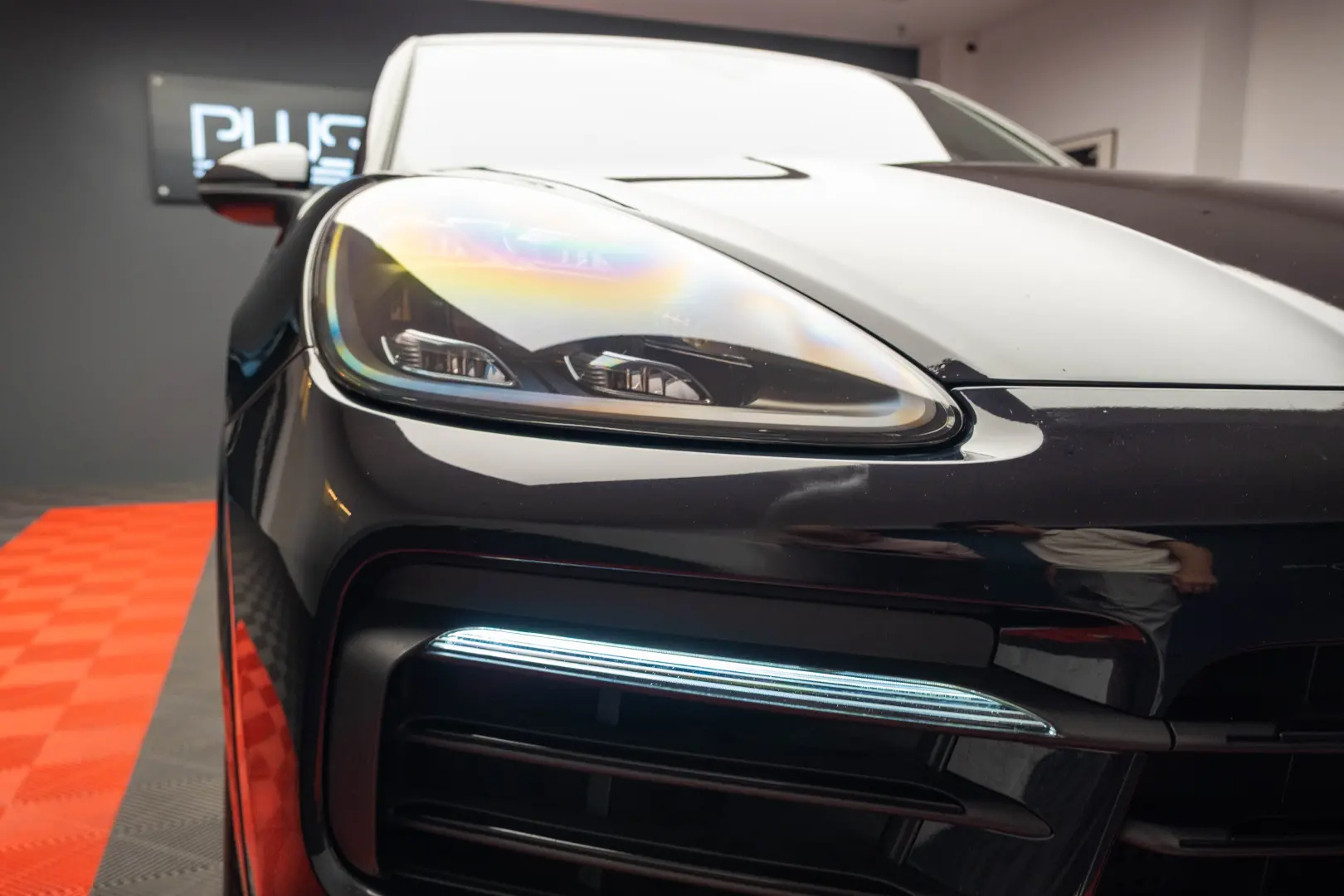 Porsche Cayenne SUV Hybrid