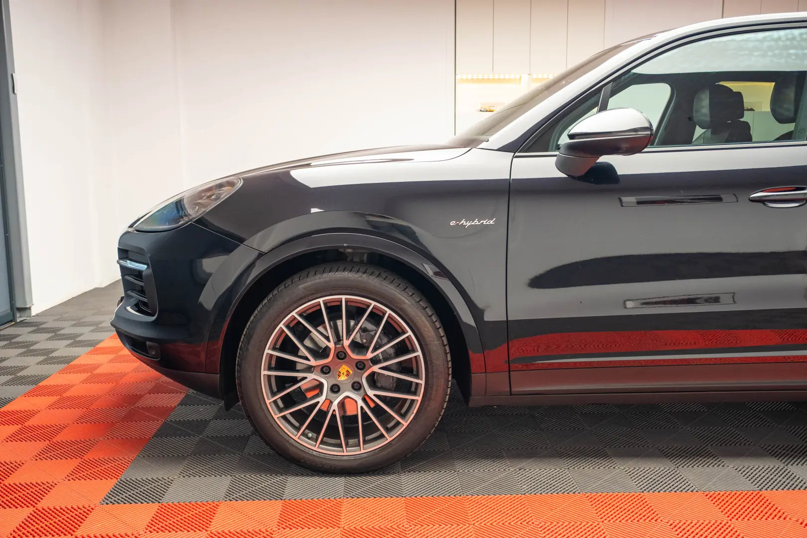 Porsche Cayenne SUV Hybrid