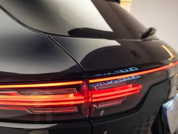 Porsche Cayenne SUV Hybrid
