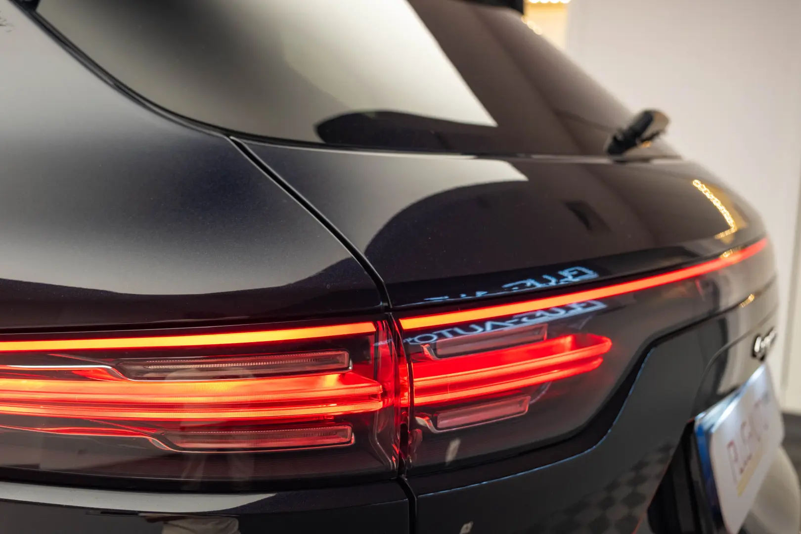 Porsche Cayenne SUV Hybrid