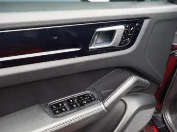 Porsche Cayenne SUV Hybrid