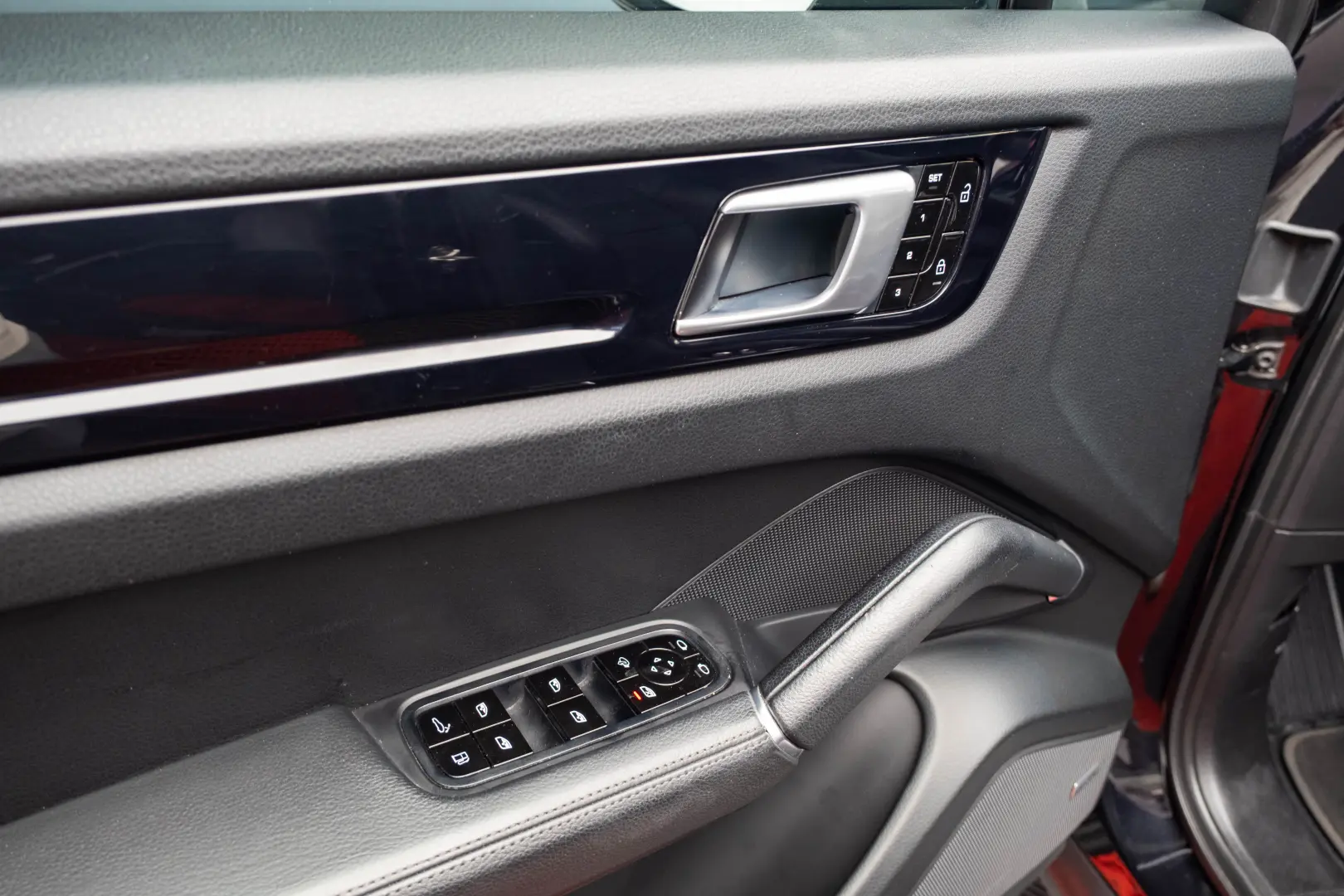 Porsche Cayenne SUV Hybrid