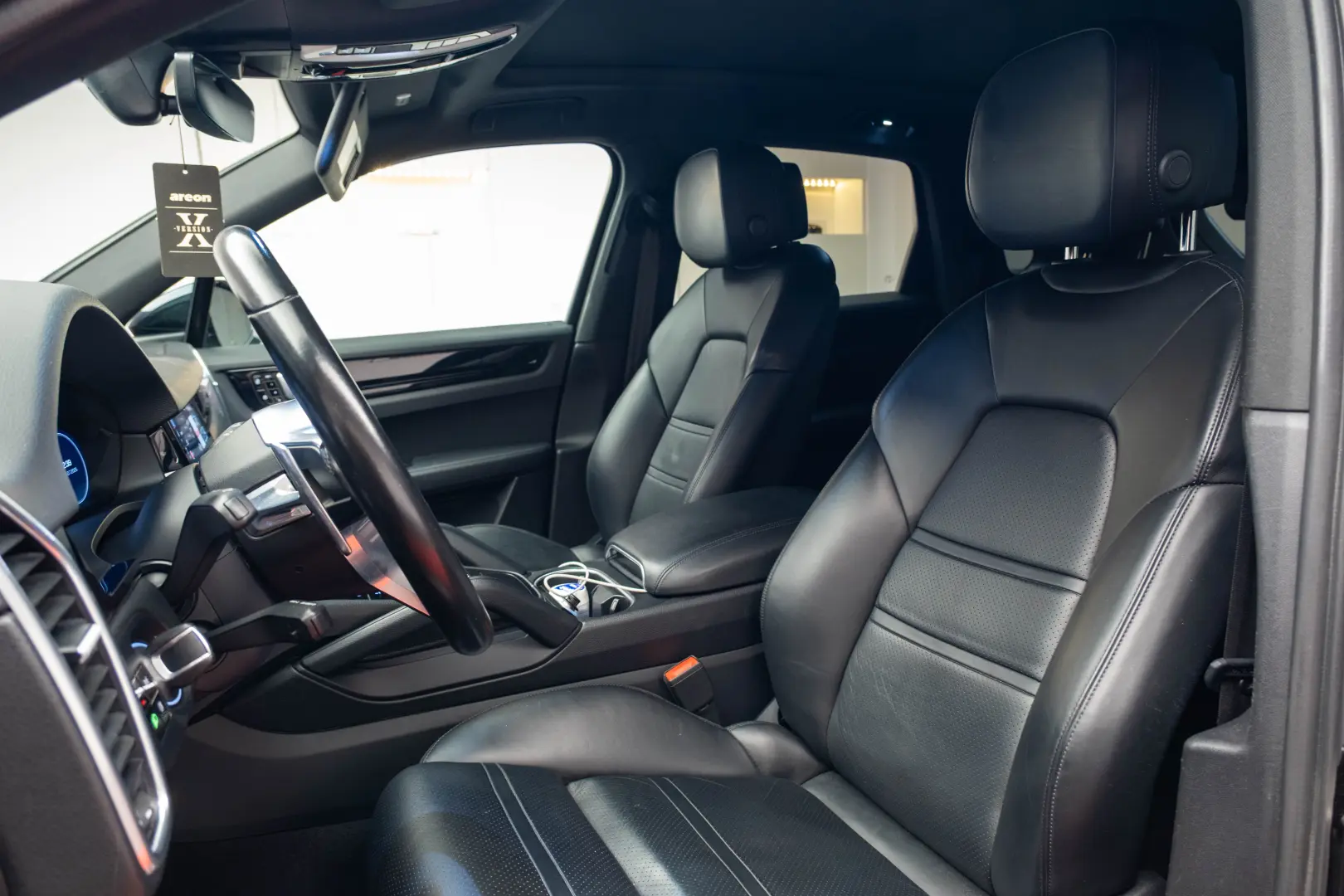 Porsche Cayenne SUV Hybrid