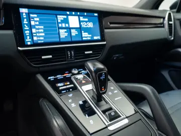 Porsche Cayenne SUV Hybrid