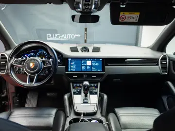 Porsche Cayenne SUV Hybrid