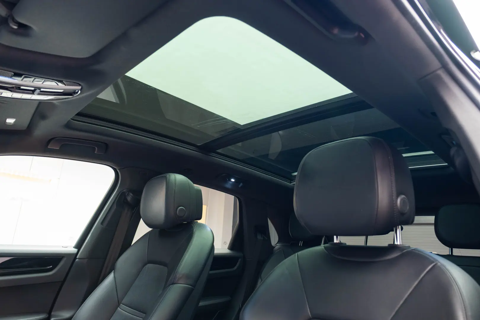 Porsche Cayenne SUV Hybrid