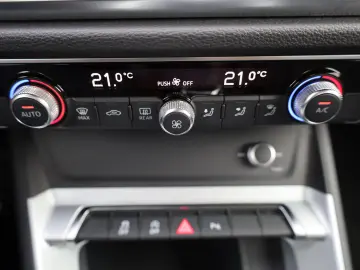 Audi Q3 35 TFSI S tronic 5d