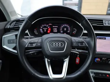 Audi Q3 35 TFSI S tronic 5d