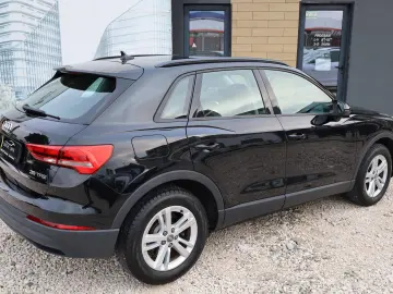 Audi Q3 35 TFSI S tronic 5d