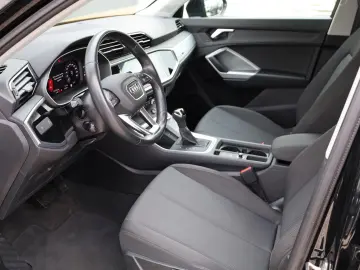 Audi Q3 35 TFSI S tronic 5d