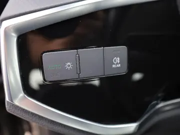 Audi Q3 35 TFSI S tronic 5d