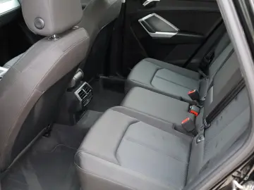 Audi Q3 35 TFSI S tronic 5d