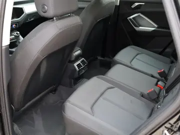 Audi Q3 35 TFSI S tronic 5d