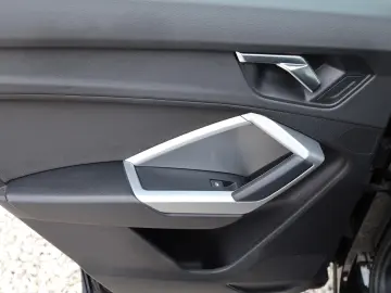 Audi Q3 35 TFSI S tronic 5d