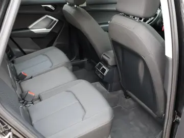 Audi Q3 35 TFSI S tronic 5d
