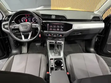 Audi Q3 35 TFSI S tronic 5d