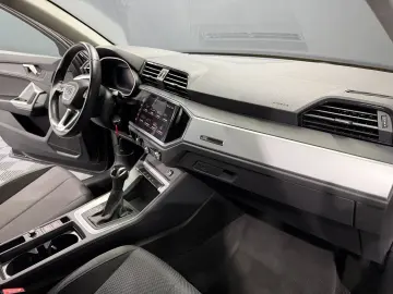 Audi Q3 35 TFSI S tronic 5d