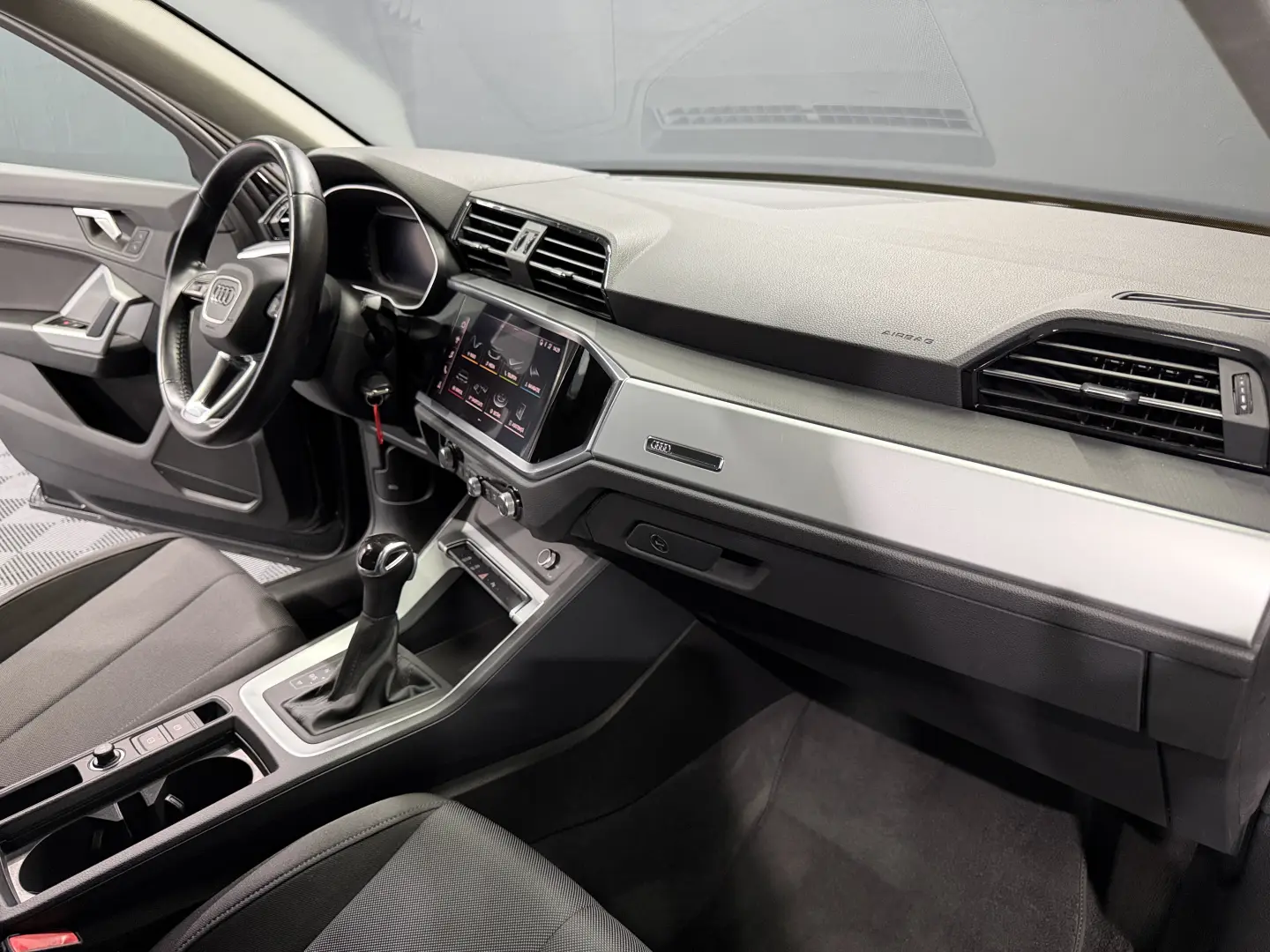 Audi Q3 35 TFSI S tronic 5d