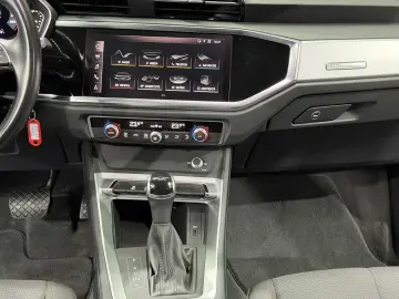 Audi Q3 35 TFSI S tronic 5d