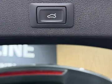 Audi Q3 35 TFSI S tronic 5d