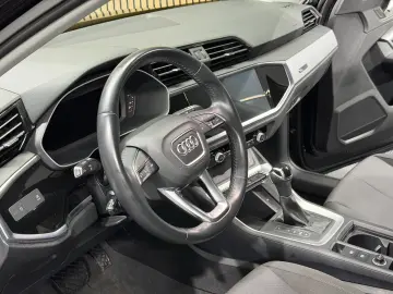 Audi Q3 35 TFSI S tronic 5d