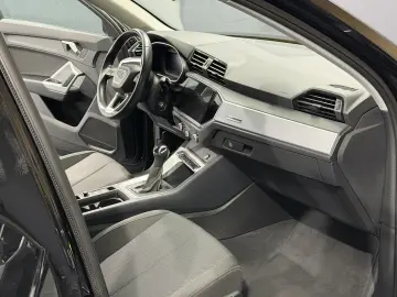 Audi Q3 35 TFSI S tronic 5d