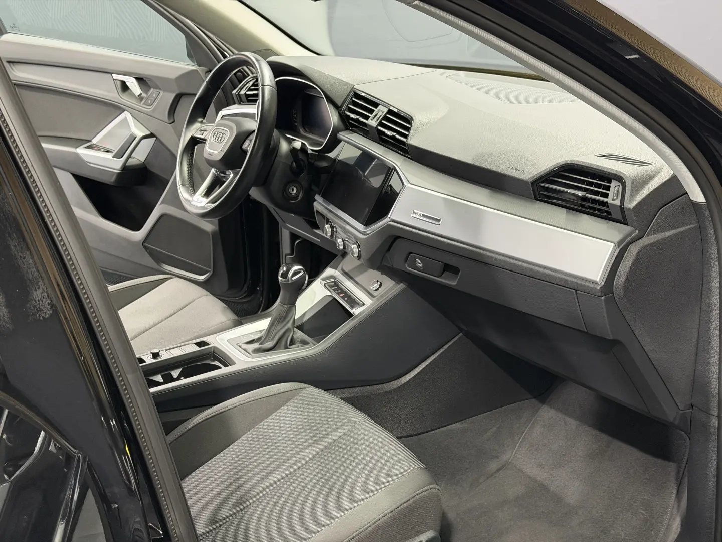 Audi Q3 35 TFSI S tronic 5d