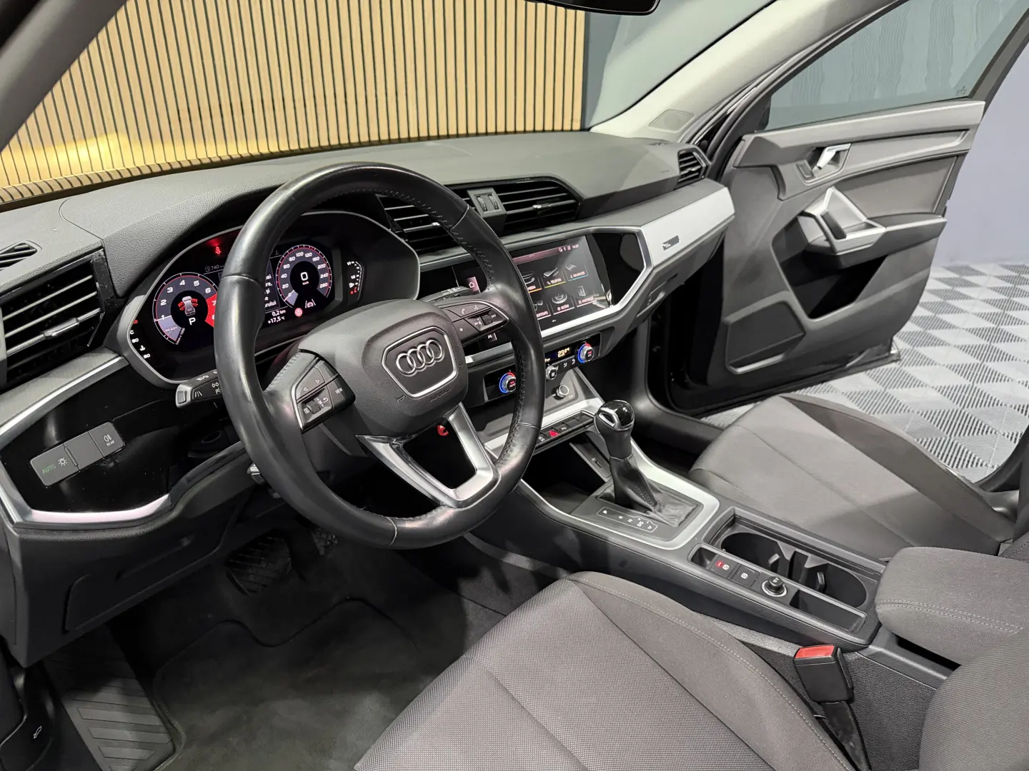 Audi Q3 35 TFSI S tronic 5d