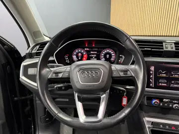 Audi Q3 35 TFSI S tronic 5d