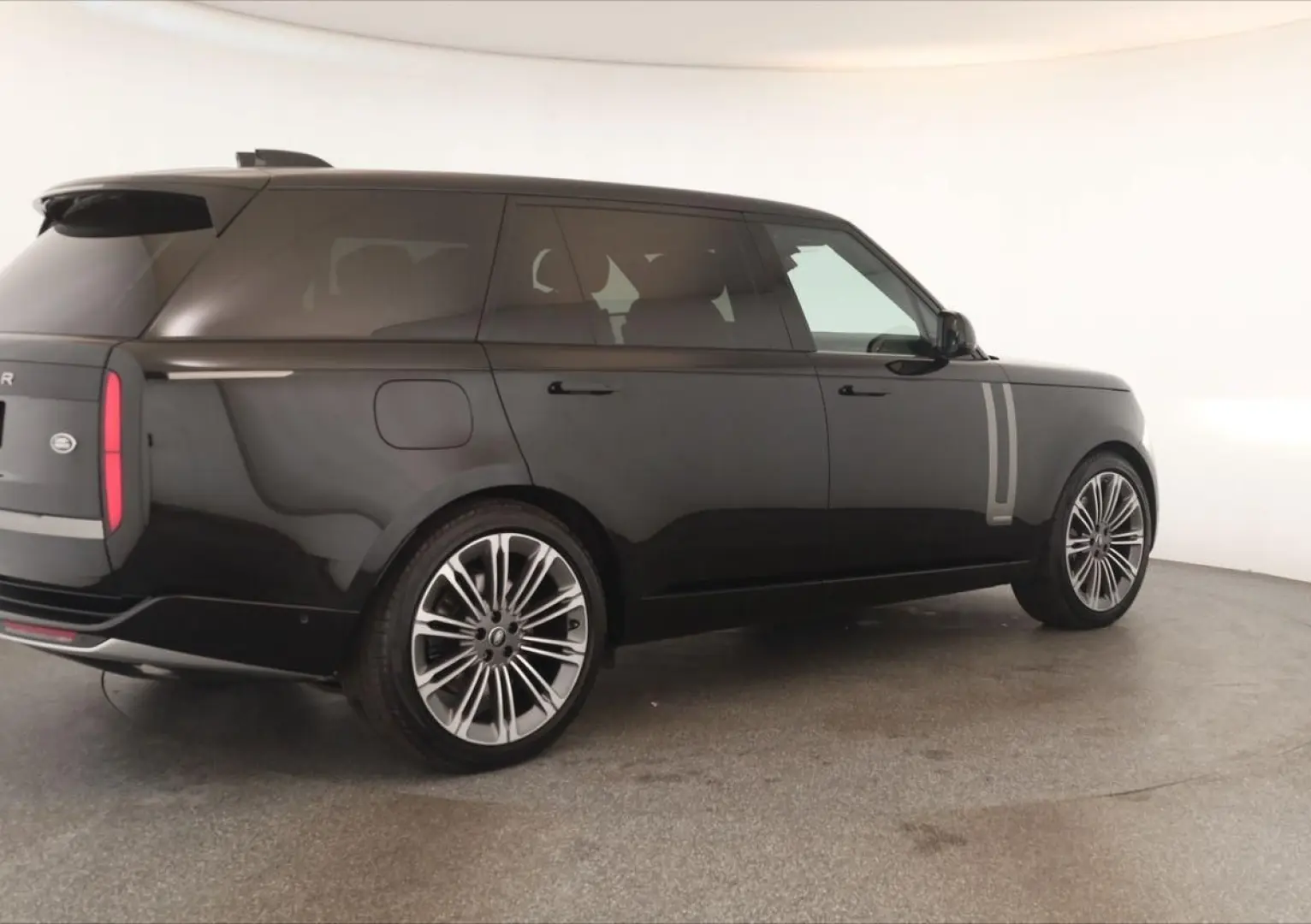 Range Rover P530 Autobiography LWB 7S Pano 23