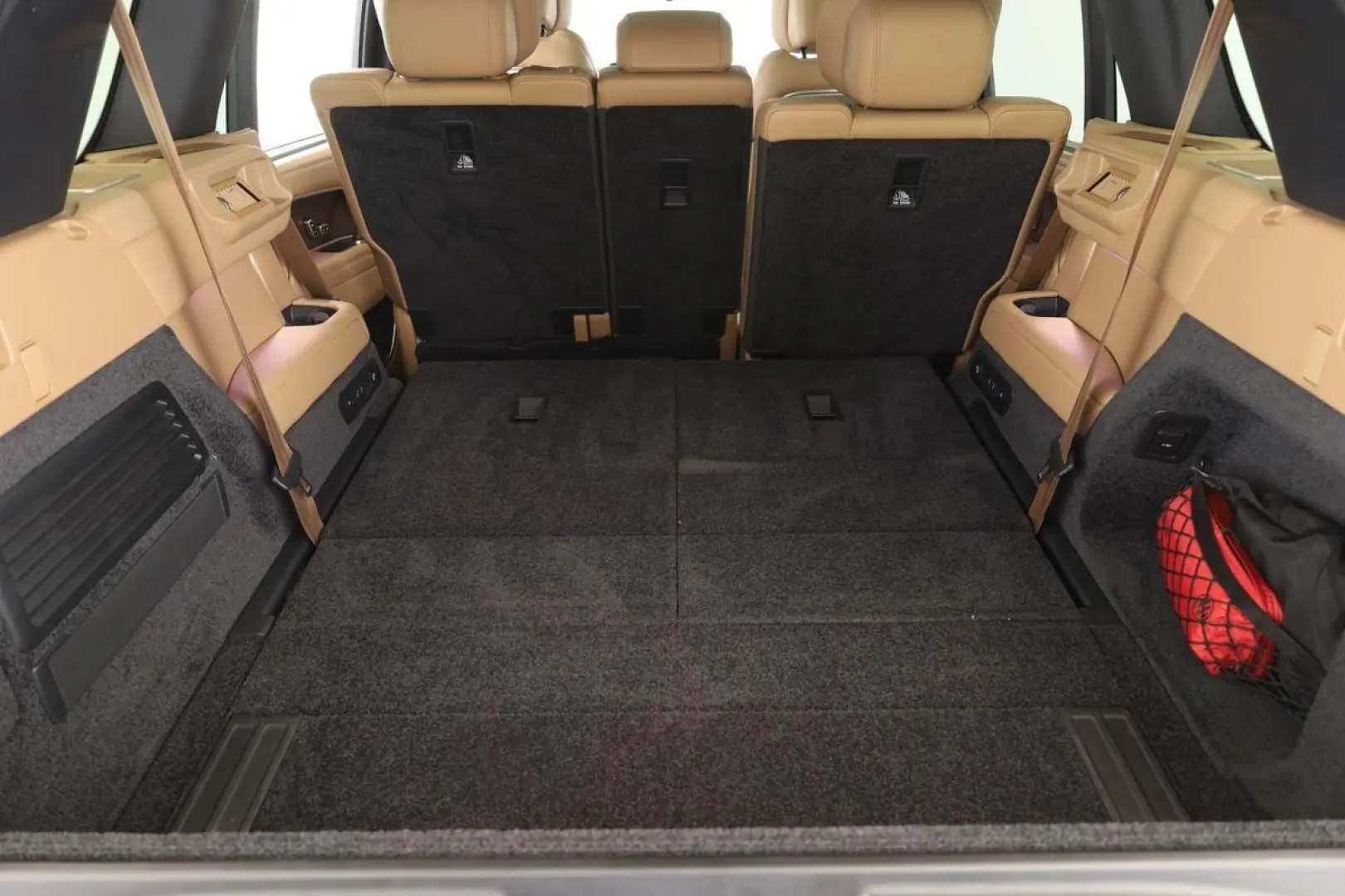 Range Rover P530 Autobiography LWB 7S Pano 23